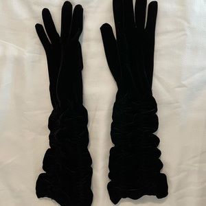 Long velvet gloves